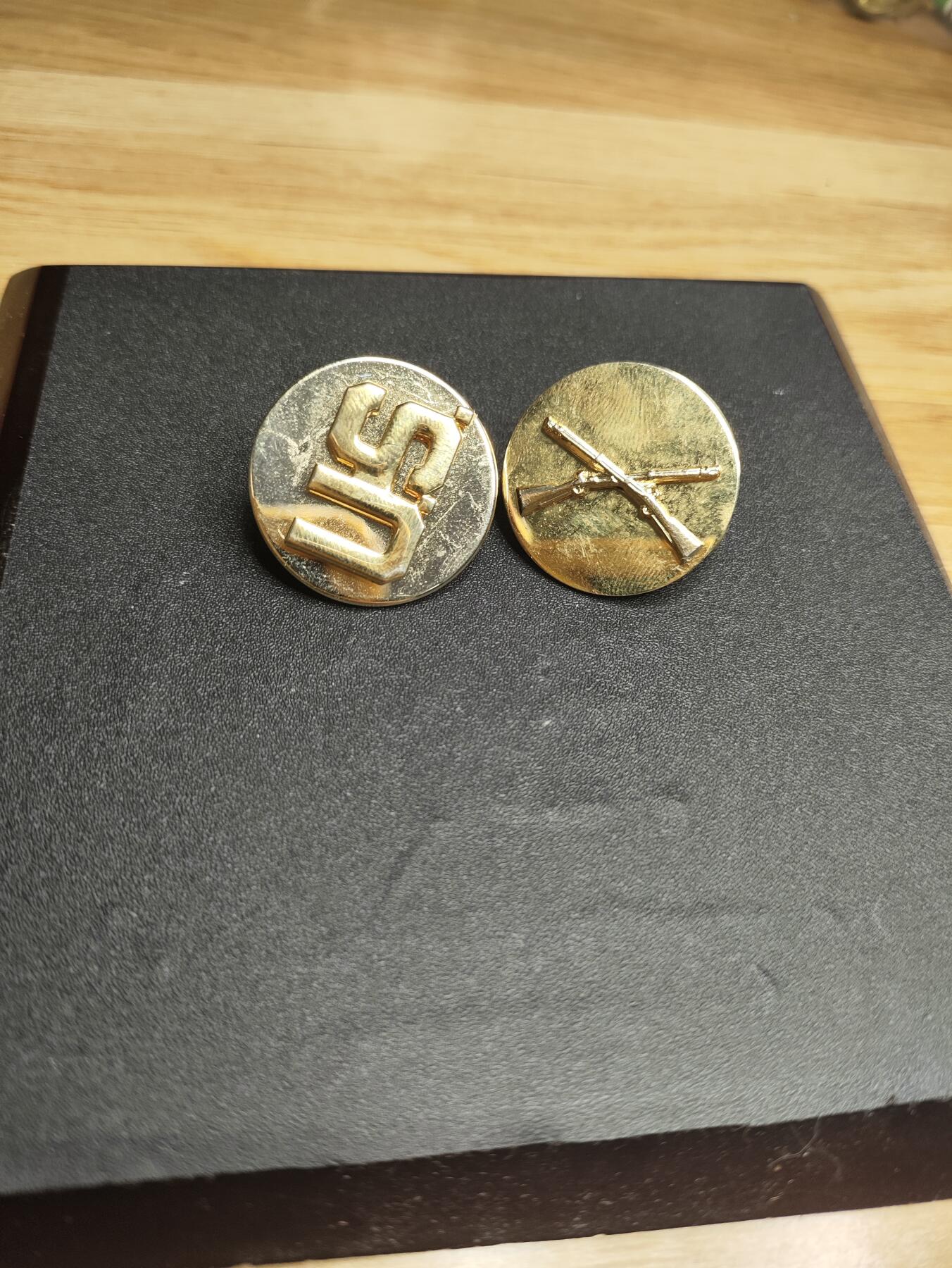 新时代收藏徽章红藏拍卖(第二十四场)  限时回归徽章杂项大合集拍场 美军步兵领章一对