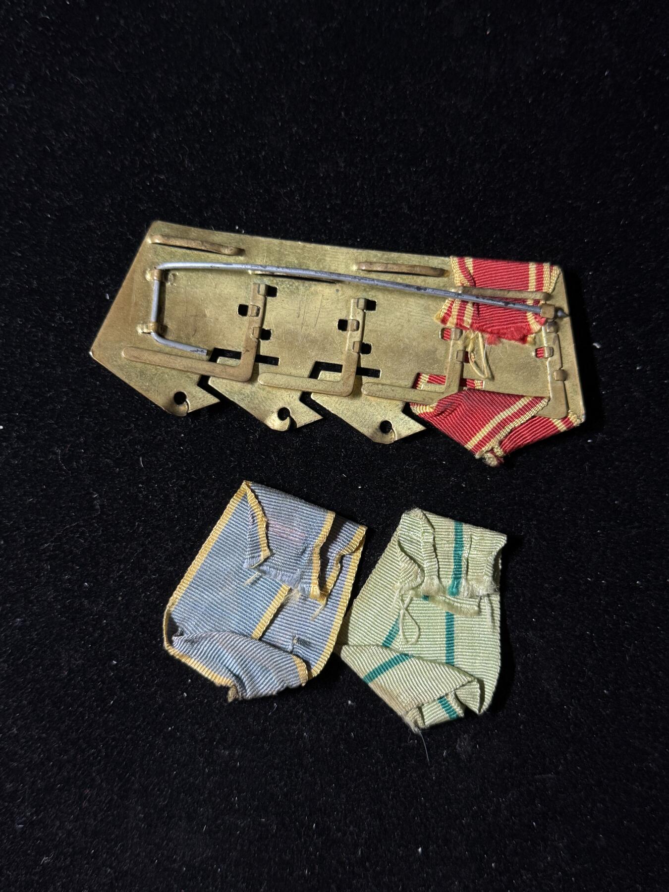 戎马世界章牌大赏第103期 苏联列宁勋章四联挂板与绶带一组