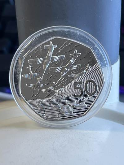 第172期拍卖【长期征集拍品】 - 英国1994年诺曼底登陆50周年精制纪念银币原价390,925银，13.5克，有氧化