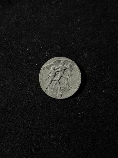 戎马世界章牌大赏第103期 - 铭记历史！德国1939年纽伦堡党代会证章，锌制