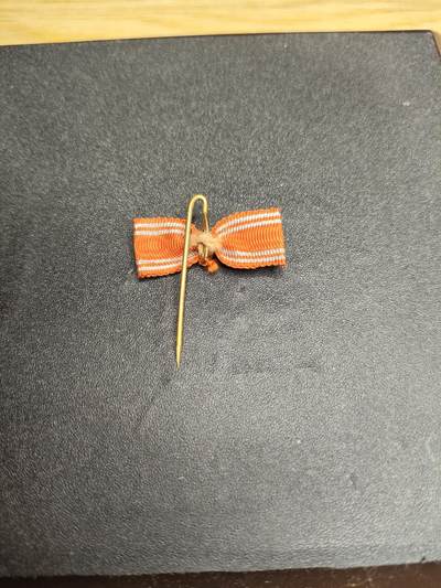 新时代收藏徽章红藏拍卖(第二十四场)  限时回归徽章杂项大合集拍场 日本赤十字会 女版衣襟插针绶带 JK搭配