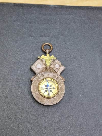 新时代收藏徽章红藏拍卖(第二十四场)  限时回归徽章杂项大合集拍场 中日甲午战争纪念铜制指南针 颁发情况类似金鴟勋章 少见 可能使用缴获清军大炮加工成