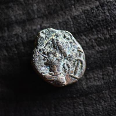 【良泉】【国庆精品场】10月2日晚19.30点开拍！ 222组，西方古代钱币、印章专场 - 【罕见】 公元2世纪晚期到3世纪【埃兰】奥罗德斯五世“人像版”铜币，2.64克