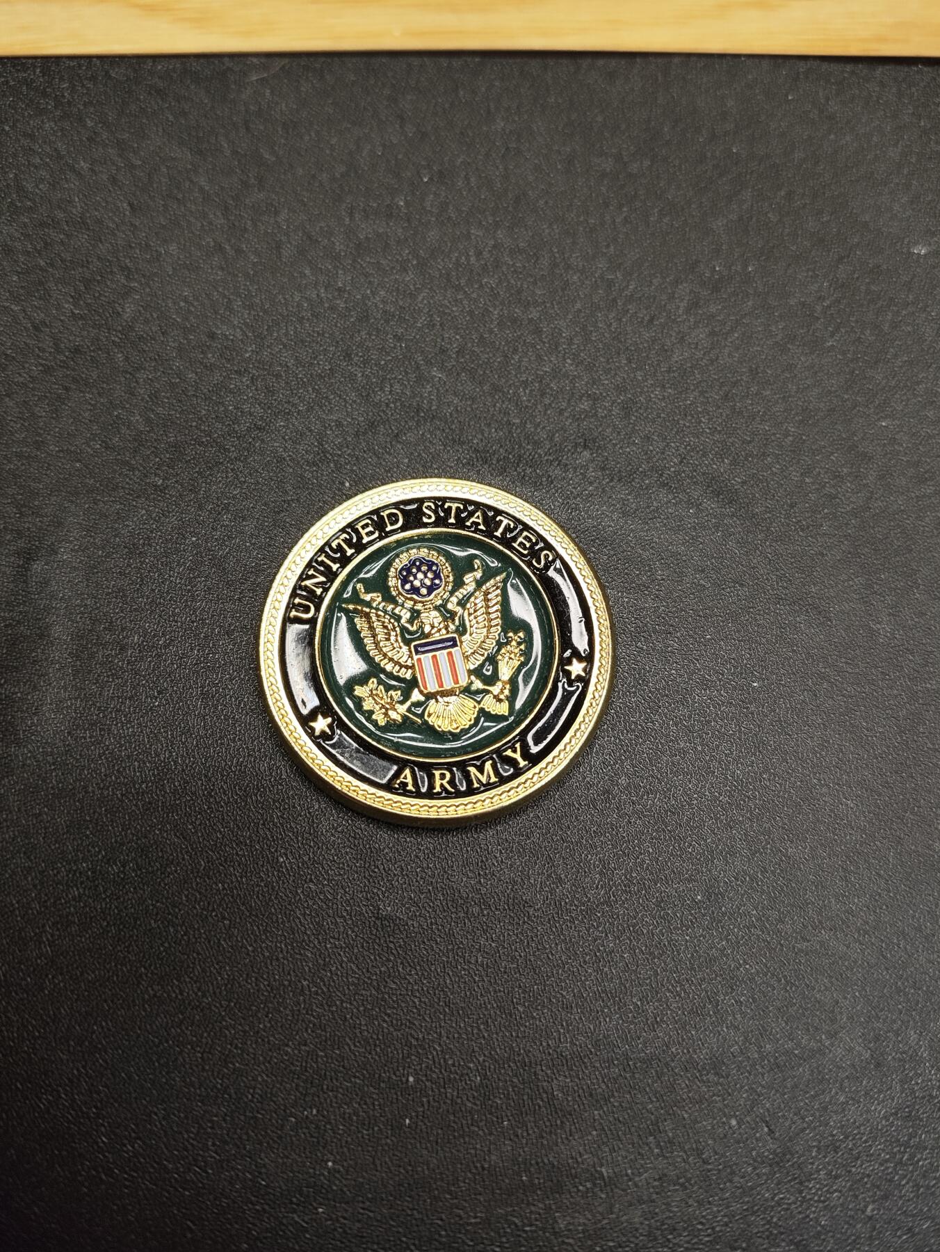 新时代收藏徽章红藏拍卖(第二十四场)  限时回归徽章杂项大合集拍场 美国陆军纪念镶饰 一般镶或者贴在木板上 美剧里面可以看到有些办公桌上会摆类似纪念物