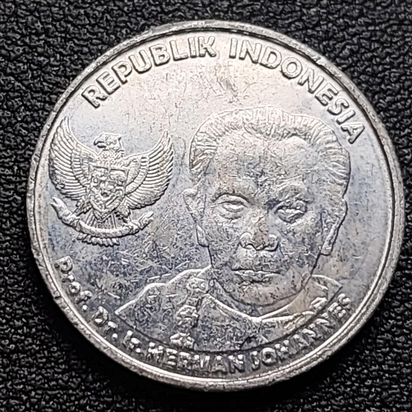 泉币菌-第95场-散币乐园场（满包邮条件，下周一发货）  印度尼西亚100卢比铝币 鹰徽人物 23mm