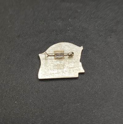 新时代收藏徽章红藏拍卖(第二十四场)  限时回归徽章杂项大合集拍场 苏联十月革命纪念章 上面是阿芙乐尔号巡洋舰