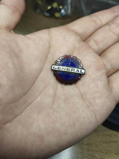 新时代收藏徽章红藏拍卖(第二十四场)  限时回归徽章杂项大合集拍场 美国通用汽车公司四年行驶无事故嘉奖证章 铜制珐琅 二战前的东西