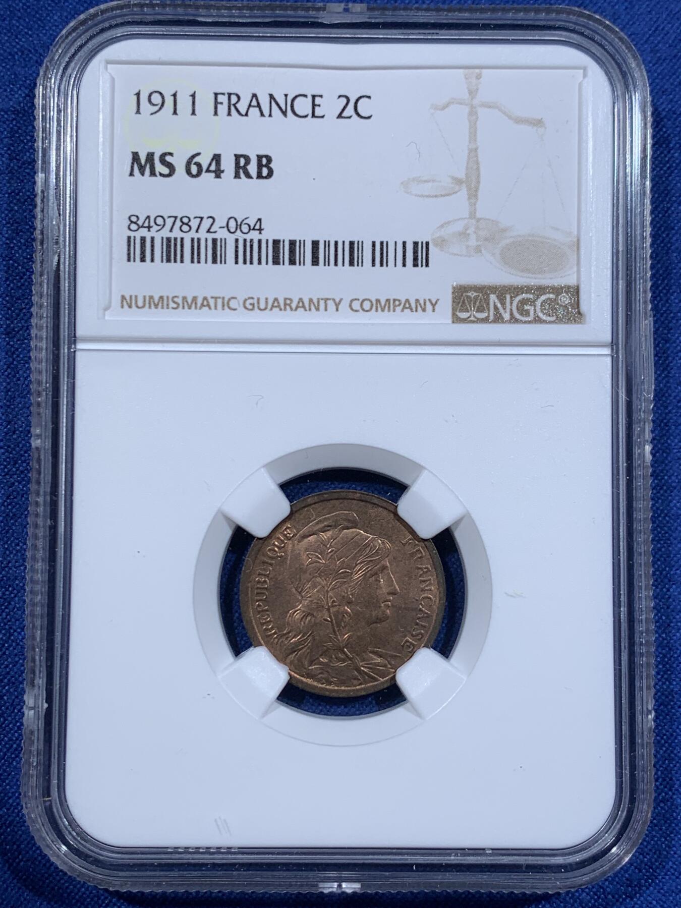 《竞宝斋》第411场 周日，周一，周二，3场连拍 （全场包邮） 两枚一组 NGC MS64BN/RB 1911法国1分/2分铜币 64分很不容易了 很少见的一对小辅币 经典女神图案 巧克力包浆 喜欢的不要错过