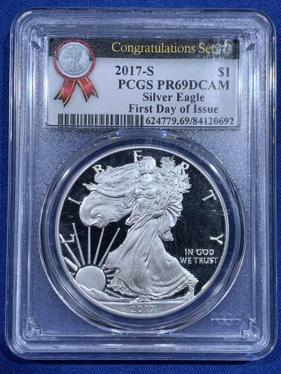 《竞宝斋》第411场 周日，周一，周二，3场连拍 （全场包邮） - PCGS PR69DCAM 美国2017行走女神1美元精制银币 31.1克纯银 少见首日发行标签 背面支撑有磕