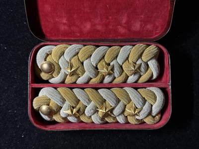 戎马世界章牌大赏第103期 - 勿忘国耻！日本礼服肩章，带盒