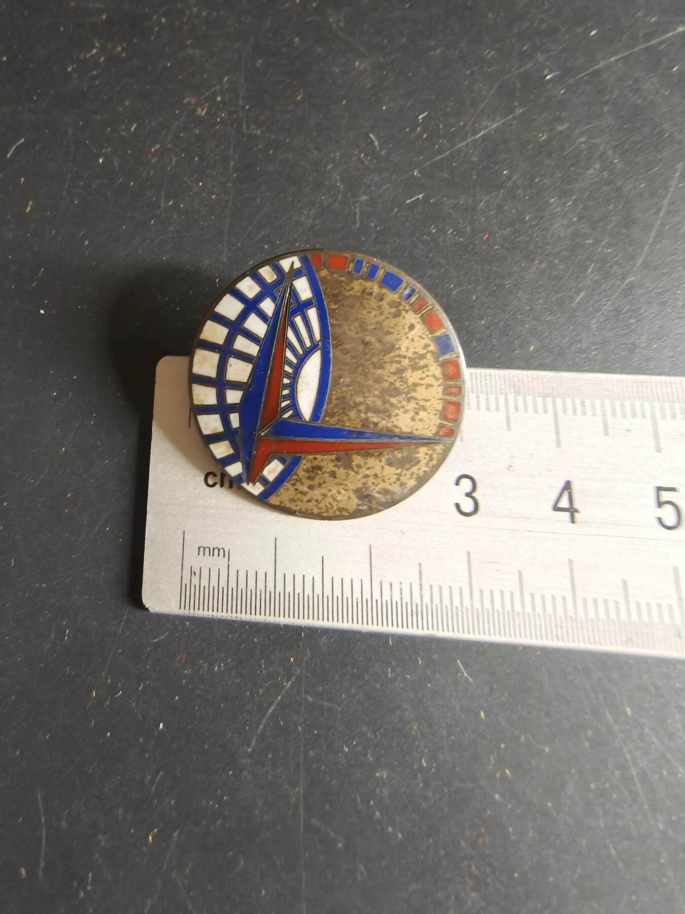 老王徽章第144期 美国陆军航空兵运输司令部证章    二战时期直径30mm    925银横针版    7.3g      属于中缅印战区陆军航空兵上尉大卫·H·范埃瑞
