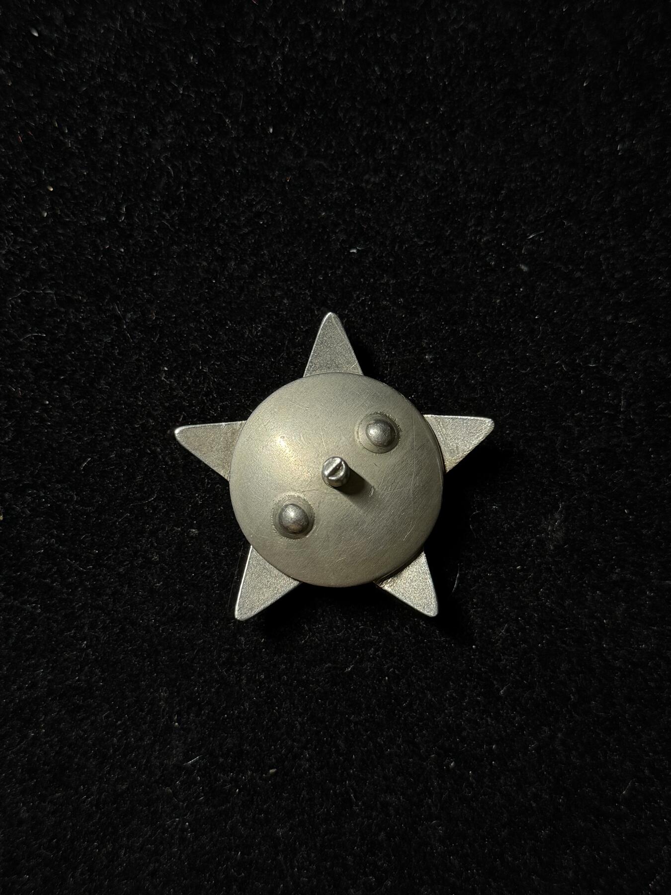 戎马世界章牌大赏第103期 苏联红星勋章，号段3776237，裸章未查卡