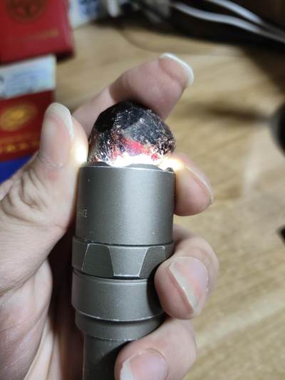 新时代收藏徽章红藏拍卖(第二十四场)  限时回归徽章杂项大合集拍场 宝石矿物标本 石榴石 克重29克 通透