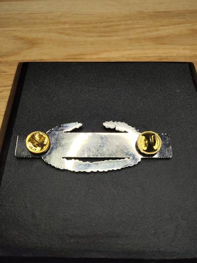 新时代收藏徽章红藏拍卖(第二十四场)  限时回归徽章杂项大合集拍场 美军CIB证章 现役电镀版 授予参与直接作战行动的士兵