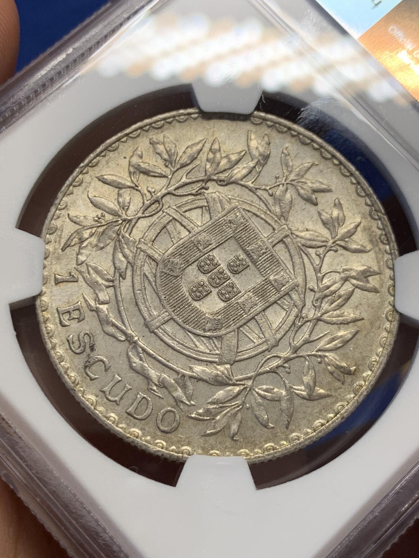 《竞宝斋》第411场 周日，周一，周二，3场连拍 （全场包邮） NGC AU58 葡萄牙 1915 大头女神 一埃斯库多大银币