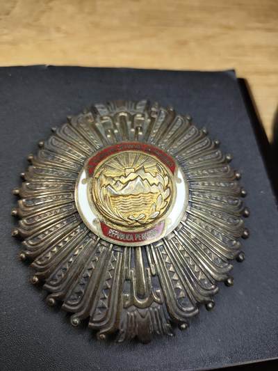新时代收藏徽章红藏拍卖(第二十四场)  限时回归徽章杂项大合集拍场 秘鲁50年代 秘鲁国家杰出服务勋章大授 星芒章 利马造币厂制作 纯银 大授 克重80多克