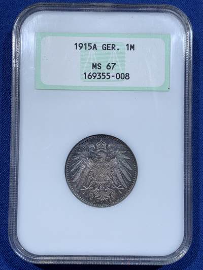 《竞宝斋》第411场 周日，周一，周二，3场连拍 （全场包邮） - NGC MS67 德国1915年1马克银币 A版柏林厂 双面七彩老包浆 鹰面PL底板 细节精湛 顶级状态 少见的老绿盒严评好品
