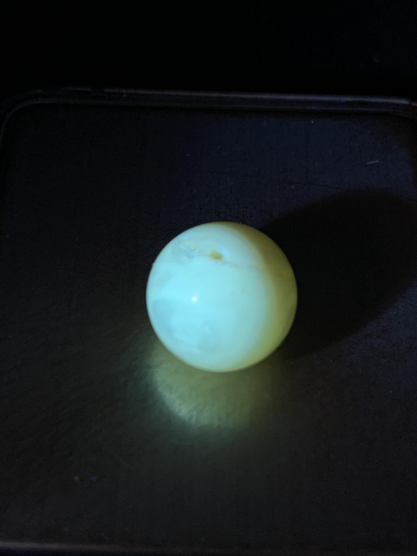 天然乌克兰原矿蜜蜡通货圆珠一颗，