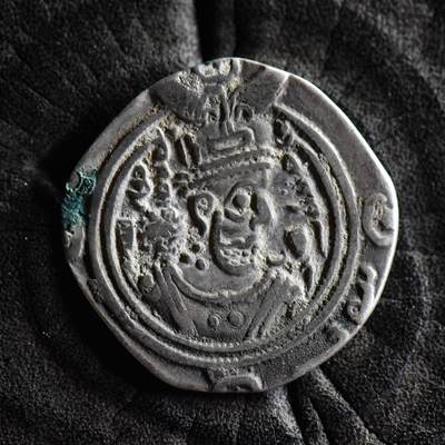 【良泉】第38期【直播场】9月18日晚19.30点开拍！ 组，西方古代钱币、丝路杂项专场  - 【加字版】公元590-628年【萨珊帝国】【剪边】库思老二世，等价阿拉伯第尔汗银币，3.01克