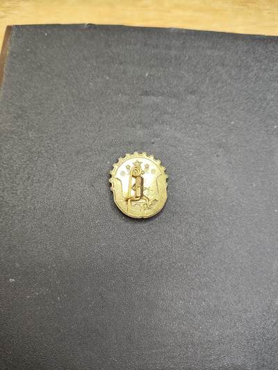 新时代收藏徽章红藏拍卖(第二十四场)  限时回归徽章杂项大合集拍场 50年代小号劳卫制证章 铜制珐琅 第三图为大小对比图