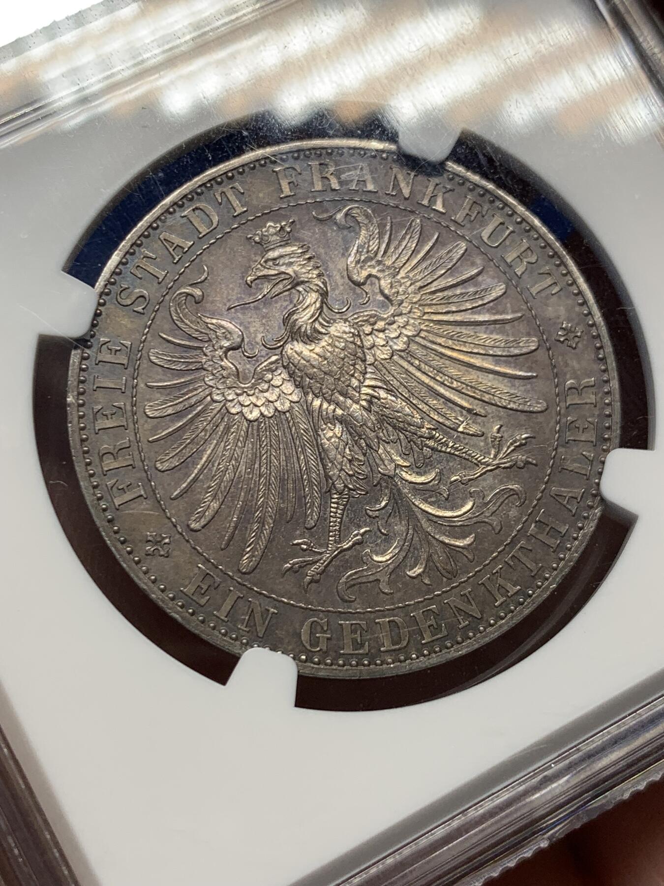 《竞宝斋》第411场 周日，周一，周二，3场连拍 （全场包邮） NGC MS64 德国1863年法兰克福市王子议会1泰勒 原味酱彩均匀覆盖币面 状态极其难得 老盒子严评 高分好状态