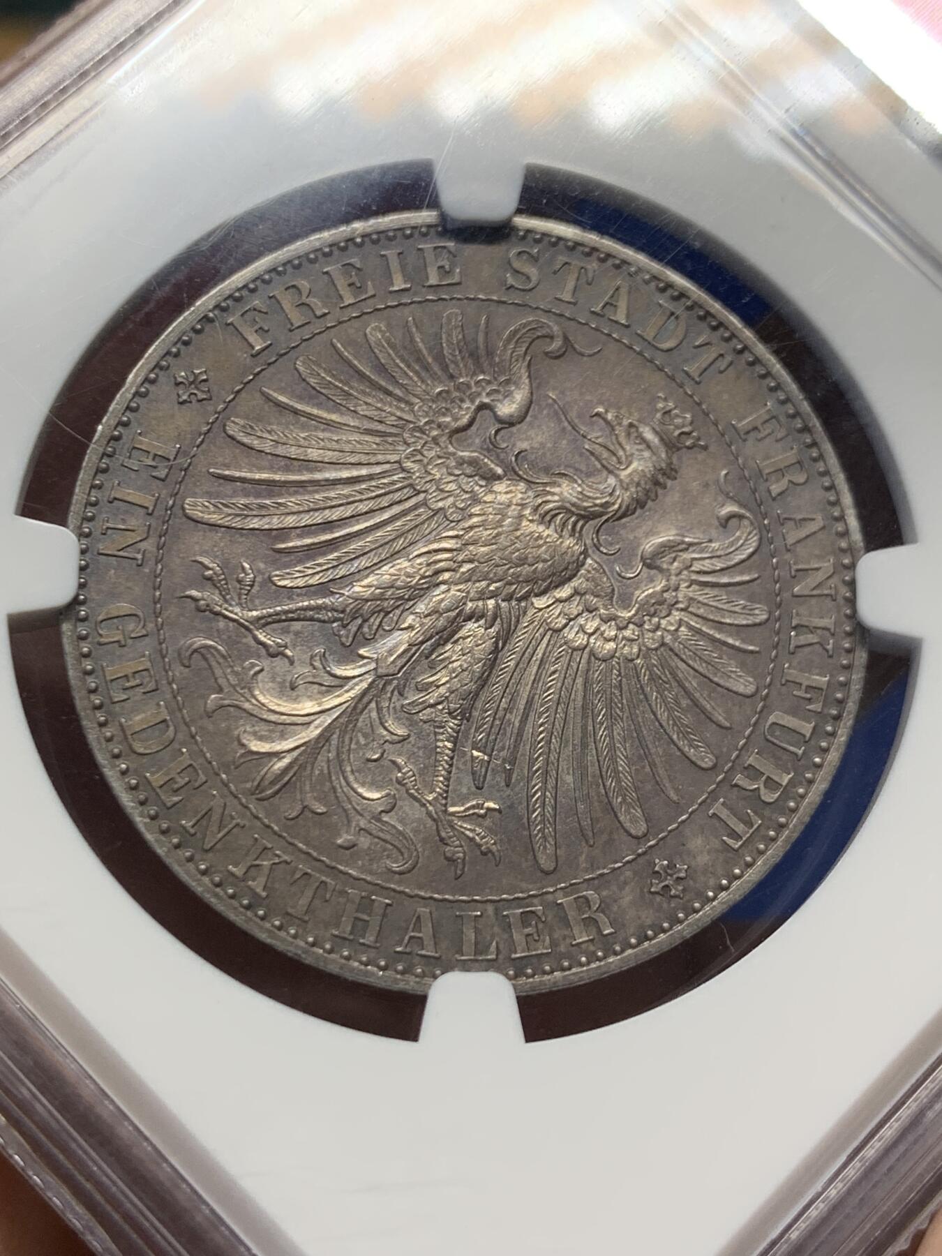 《竞宝斋》第411场 周日，周一，周二，3场连拍 （全场包邮） NGC MS64 德国1863年法兰克福市王子议会1泰勒 原味酱彩均匀覆盖币面 状态极其难得 老盒子严评 高分好状态