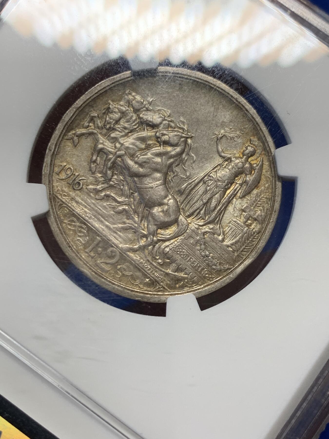 《竞宝斋》第411场 周日，周一，周二，3场连拍 （全场包邮） NGC MS62 意大利1916R马车战车2里拉银币 淡彩包浆光度很好