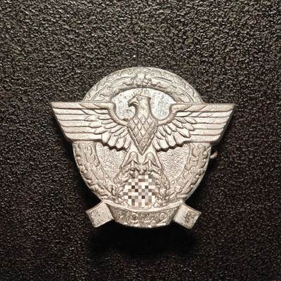 【德藏】世界币章拍卖第143期（拍品征集中~欢迎藏友联系） - 1942年 德国第三帝国万字鹰合金胸章 直径约：28.3mm×24.9mm；重约：5.4g（原图请联系客服）