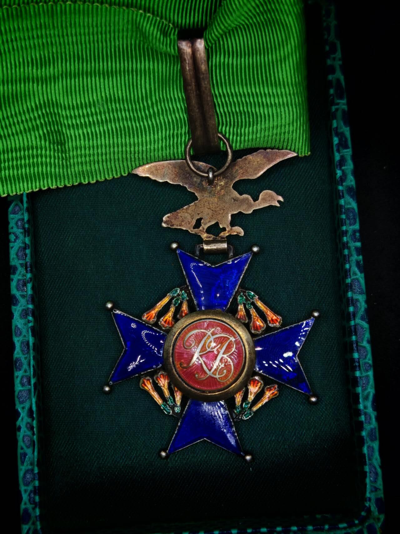 凯旋世界勋赏（第18期）（欢迎送拍）（对拍品有疑问请询问客服，不接受到手刀，出价默认拍品品相。请认真阅读拍卖规则！出价默认已认可！）（收到货请录制开箱视频，无视频概不处理问题。） 玻利维亚安第斯神鹰勋章指挥官级银制
