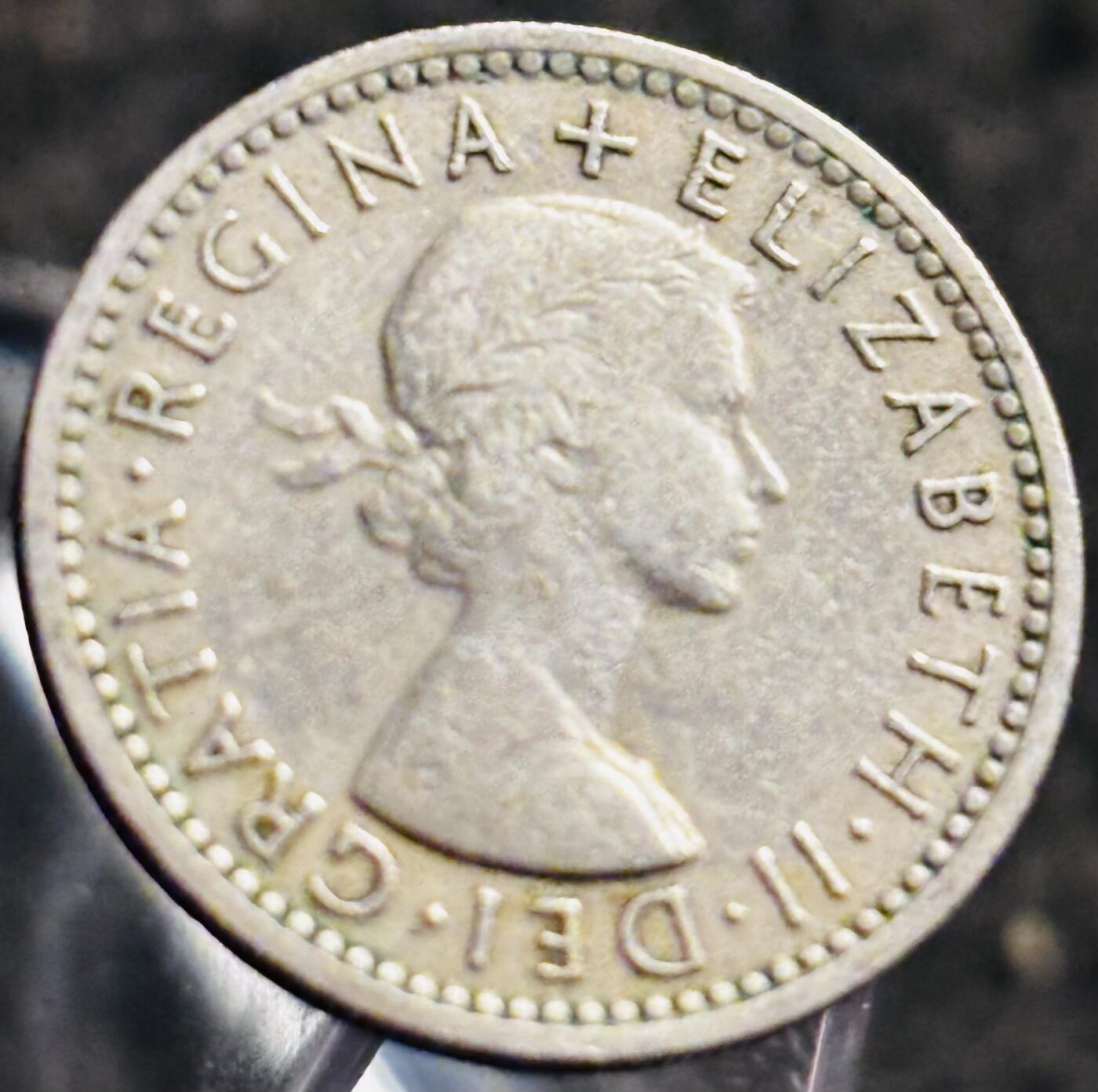 文馨钱币收藏第 268 场，长期接收代拍品 美品 1954 年英国女王幸运 6 便士