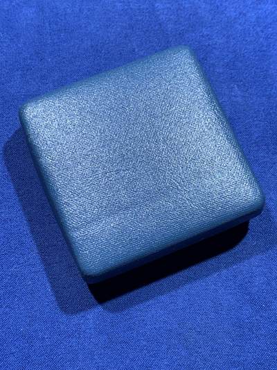 《竞宝斋》第412场 周日，周一，周二，3场连拍 （全场包邮） 英国1986年1镑精制银币 盒证齐全