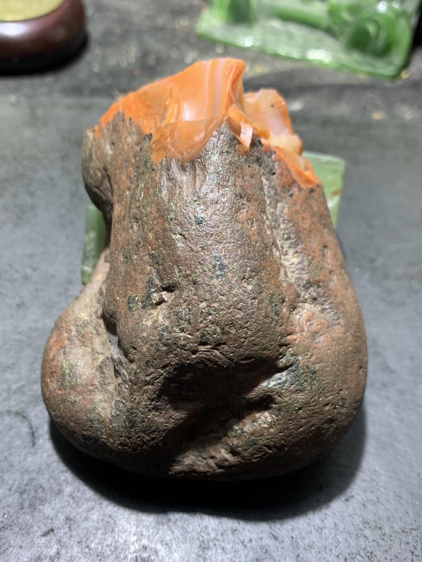 精美铁红皮开窗料柿子红荔枝冻南红玛瑙原石一颗，