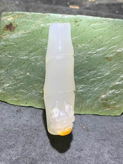 精美手工雕刻天然原皮马达加斯加玛瑙俏色巧雕随形竹节蜘蛛吊坠(把件)一个 - 精美手工雕刻天然原皮马达加斯加玛瑙俏色巧雕随形竹节蜘蛛吊坠(把件)一个