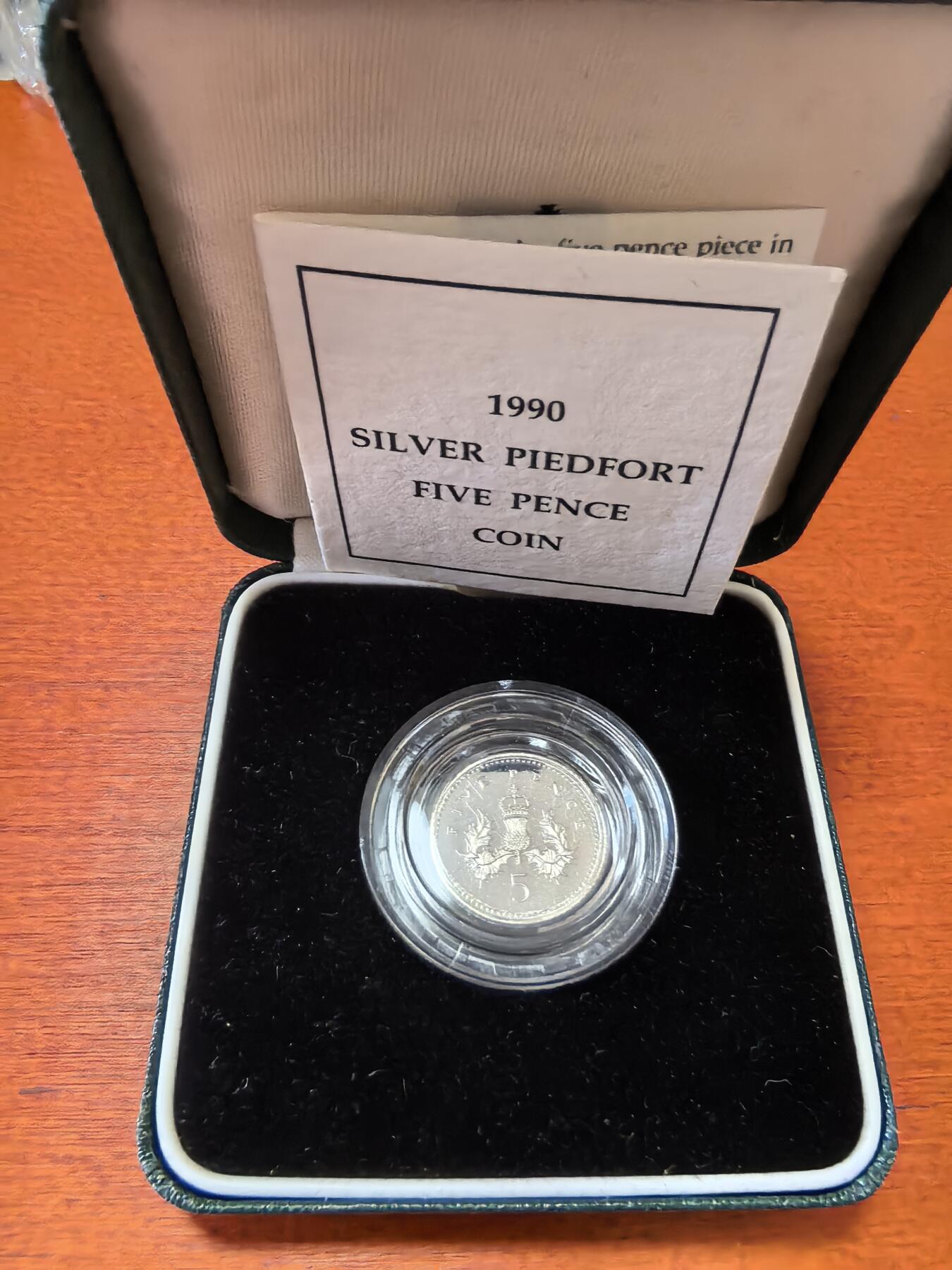 长老汇蛇年精选第四十场拍卖 1990英国5便士精制加厚银币，盒证全，少见！