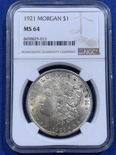 《竞宝斋》第412场 周日，周一，周二，3场连拍 （全场包邮） - NGC MS64 美国1921年摩根银币，转光好品，淡包浆，状态很好。
