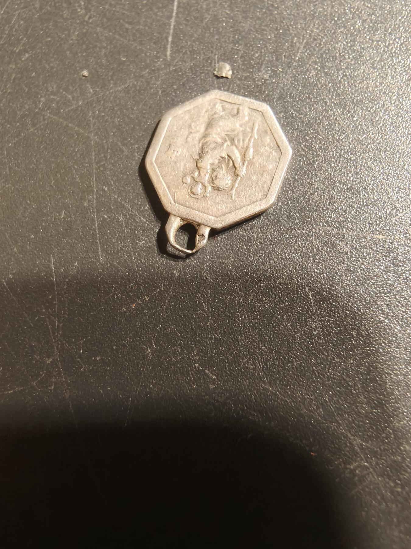 老王徽章第144期 法国天主教会纪念章   银质   0.8g