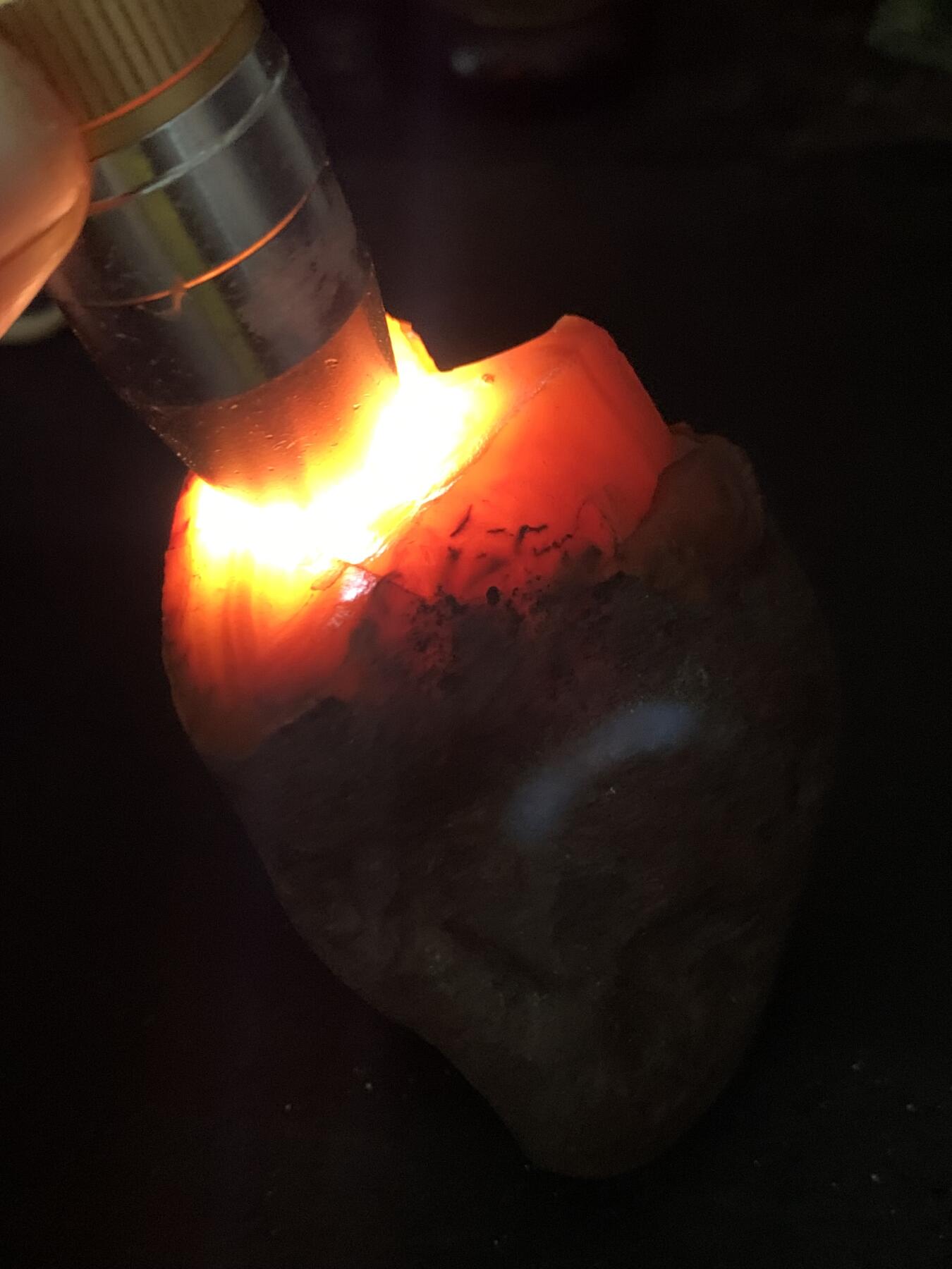 精美铁红皮开窗料柿子红荔枝冻南红玛瑙原石一颗，