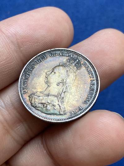 《竞宝斋》第412场 周日，周一，周二，3场连拍 （全场包邮） 英国 1887年 维多利亚 高冠1先令银币 深五彩包浆 状态不错