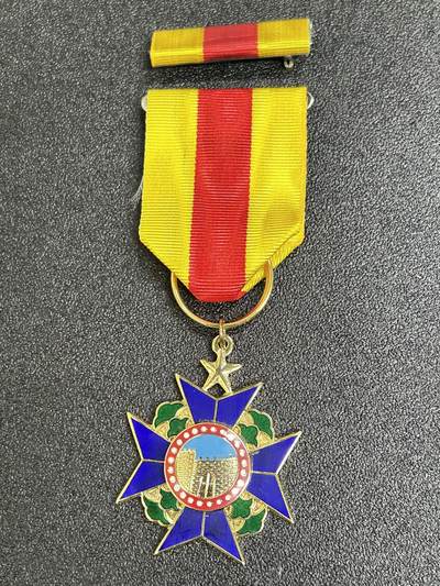 西秦中古拍卖第五十六期 - 民国乙种一等干城奖章 带略 退台后版本