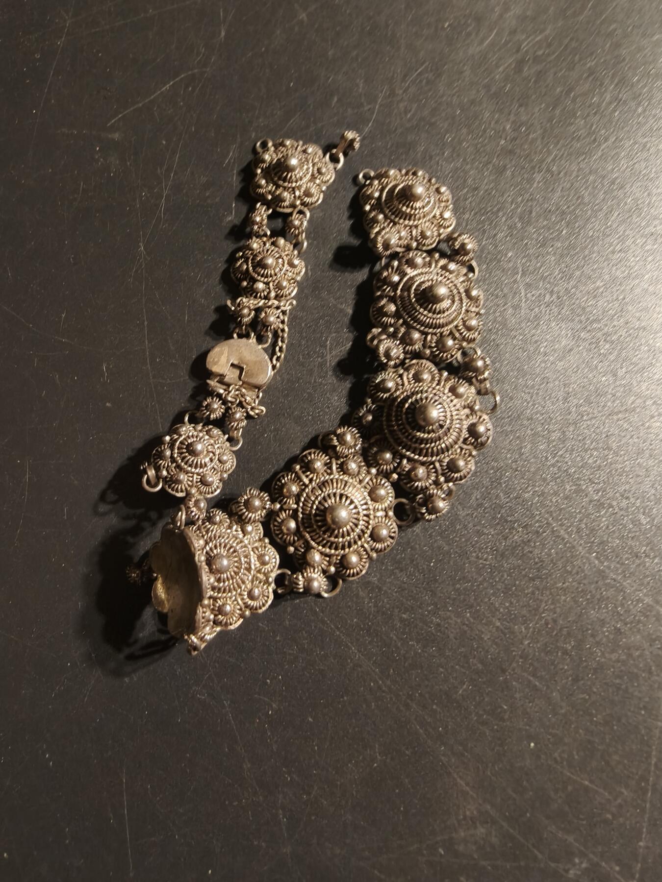 老王徽章第144期 欧洲银手链   950银带标   长度19cm    重量21.3g
