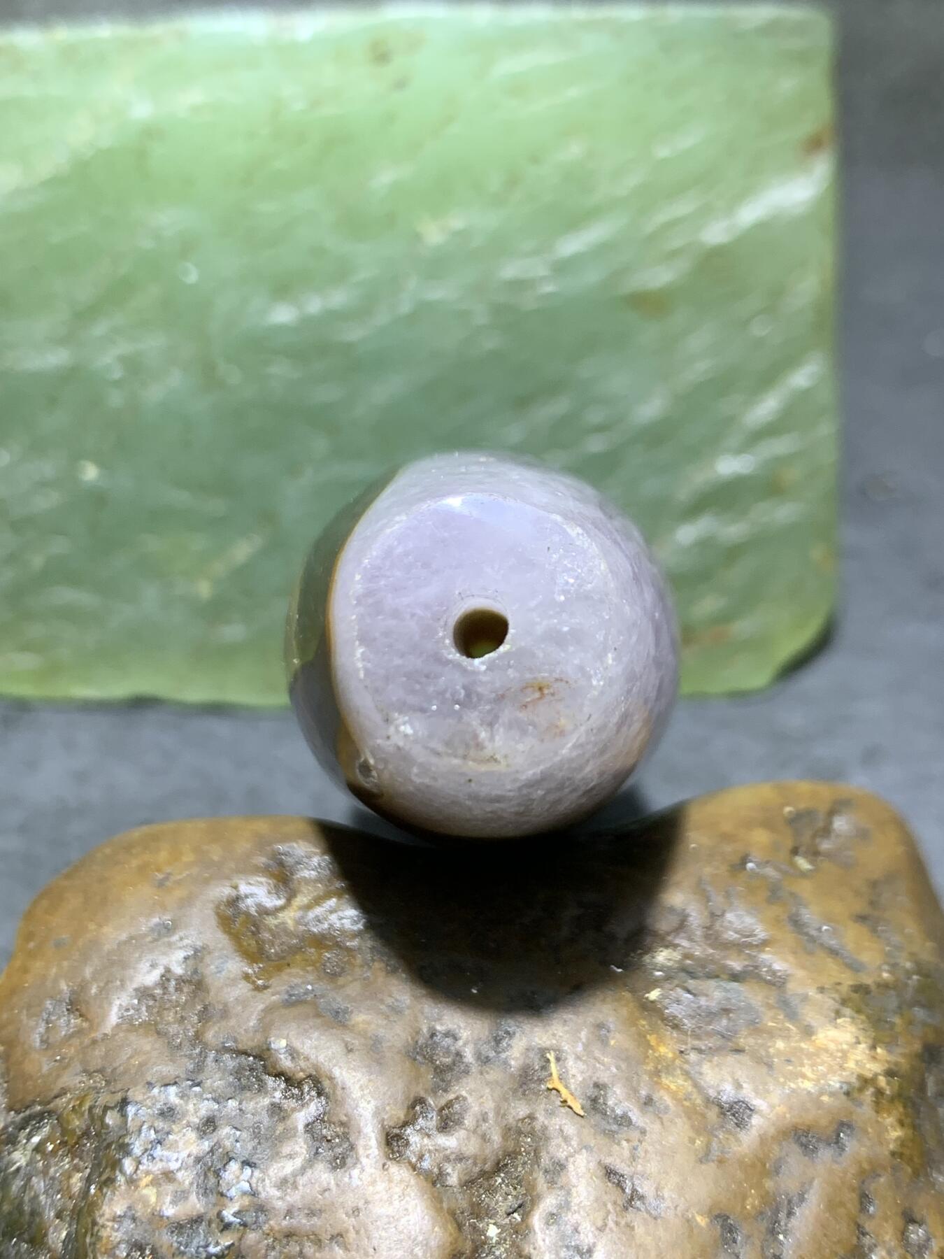 精美冻料草花纹冰飘战国红玛瑙大桶珠一个，