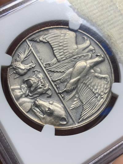 《竞宝斋》第412场 周日，周一，周二，3场连拍 （全场包邮） NGC MS64 冠军分 1914年德国纪念一战开战银章 名誉品 磨砂 高浮雕。背面上方两只鹰代表德奥两国 下方分别代表法、英、俄。