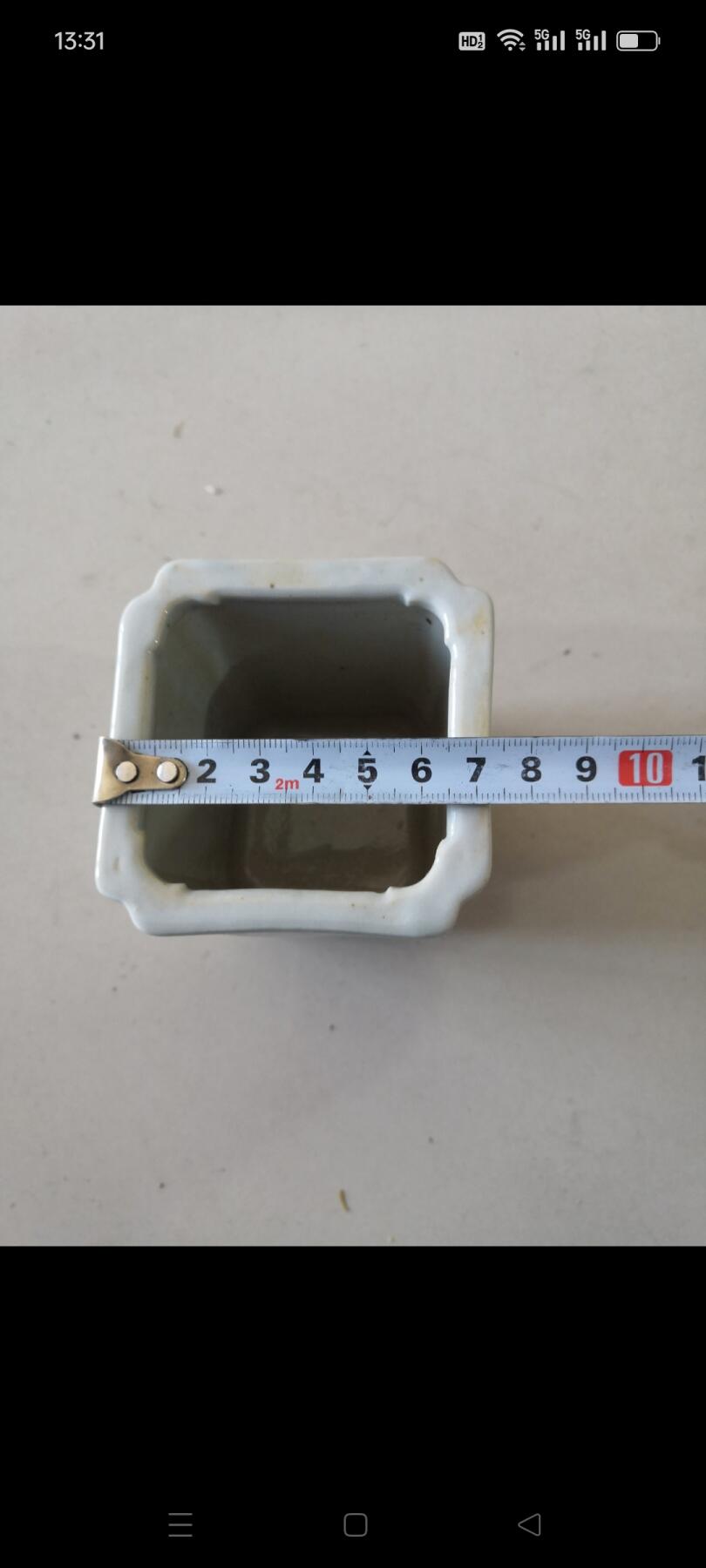 龙泉窑方型笔筒，造型精美，保存完好，品相一流