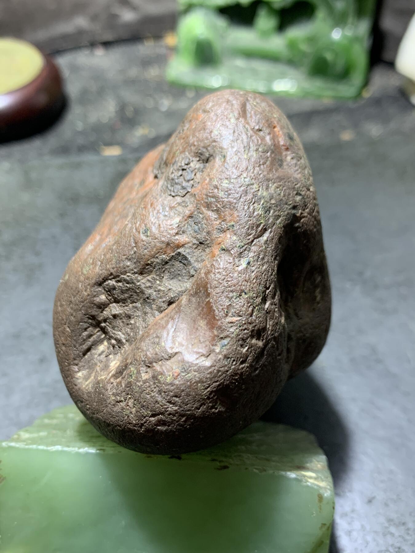 精美铁红皮开窗料柿子红荔枝冻南红玛瑙原石一颗，