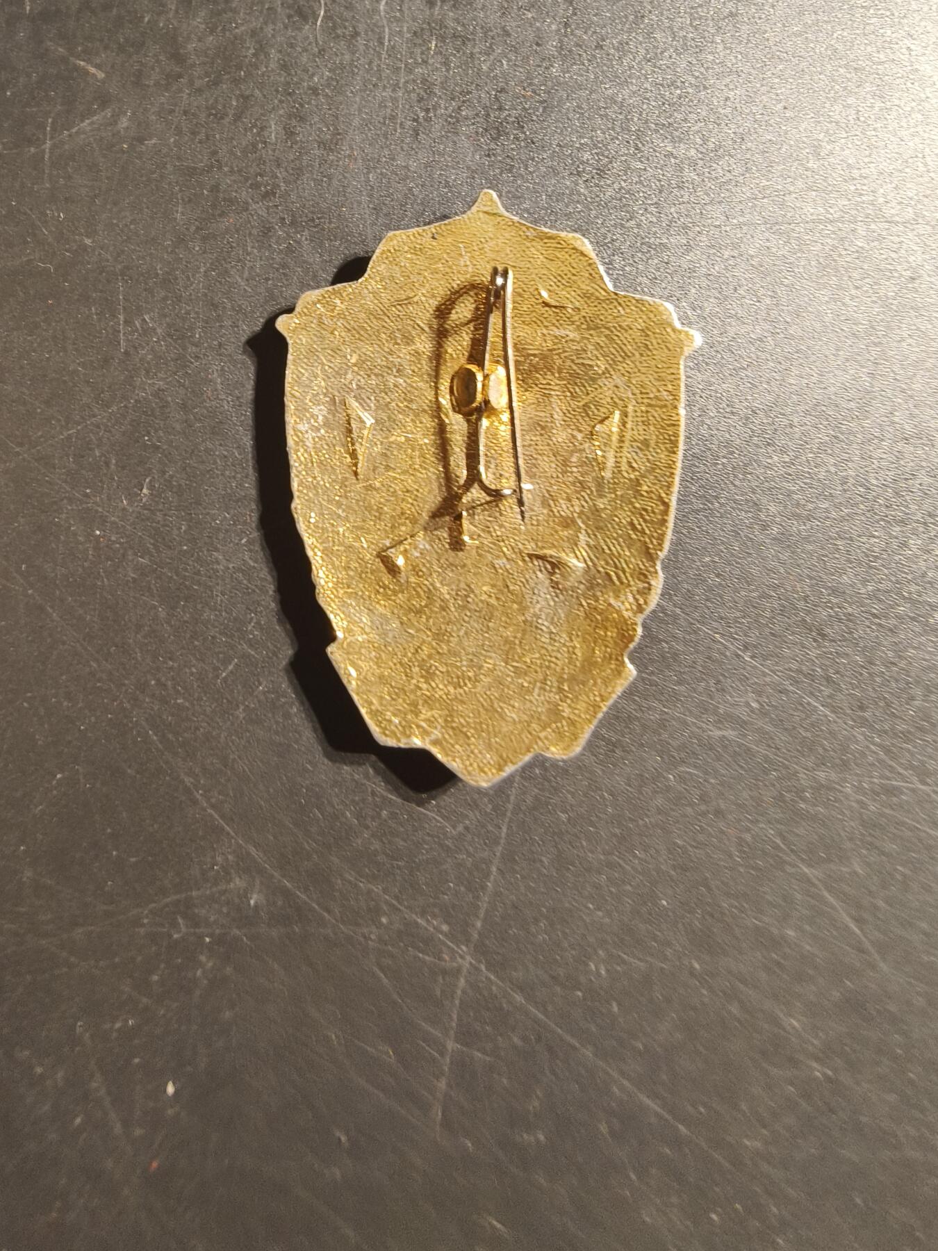 老王徽章第144期 苏联克格勃70周年证章