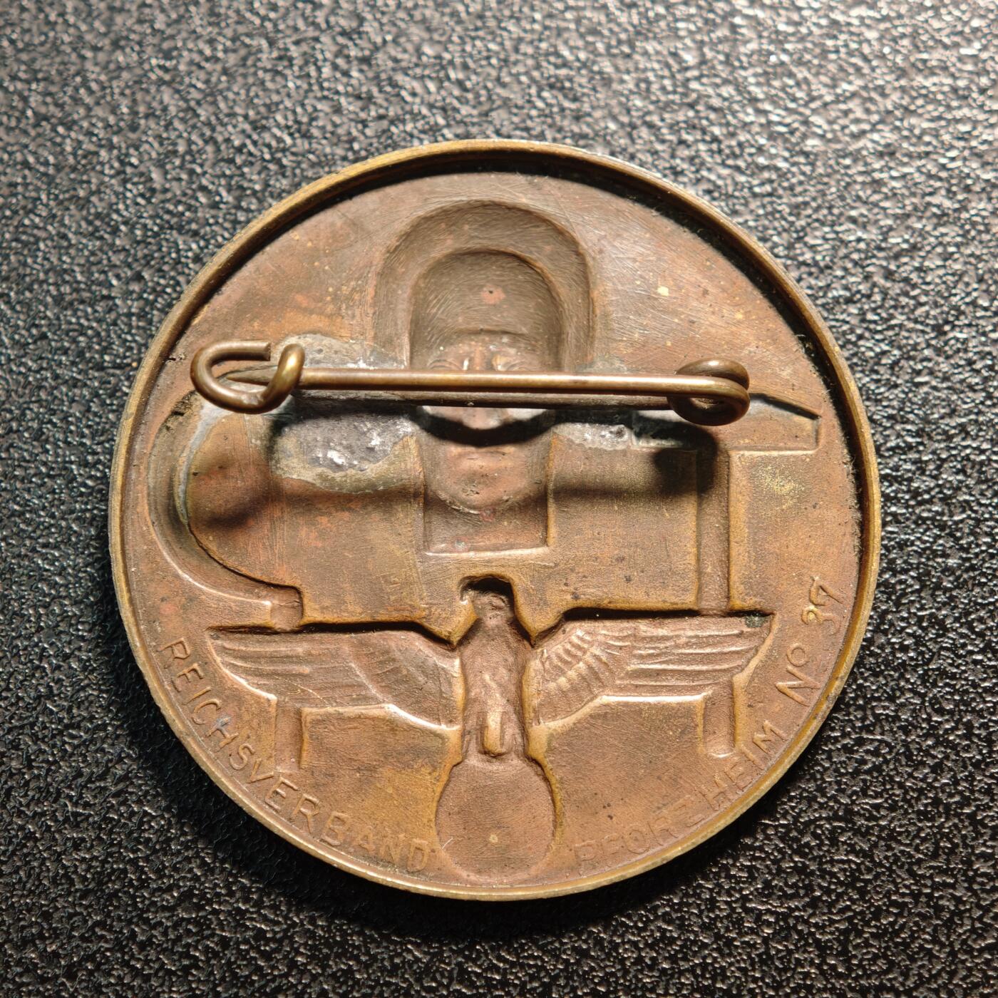 【德藏】世界币章拍卖第143期（拍品征集中~欢迎藏友联系） 1934年 德国第三帝国工作日铜胸章 淡老包浆 直径约：35.3mm；重约：9.1g（原图请联系客服）