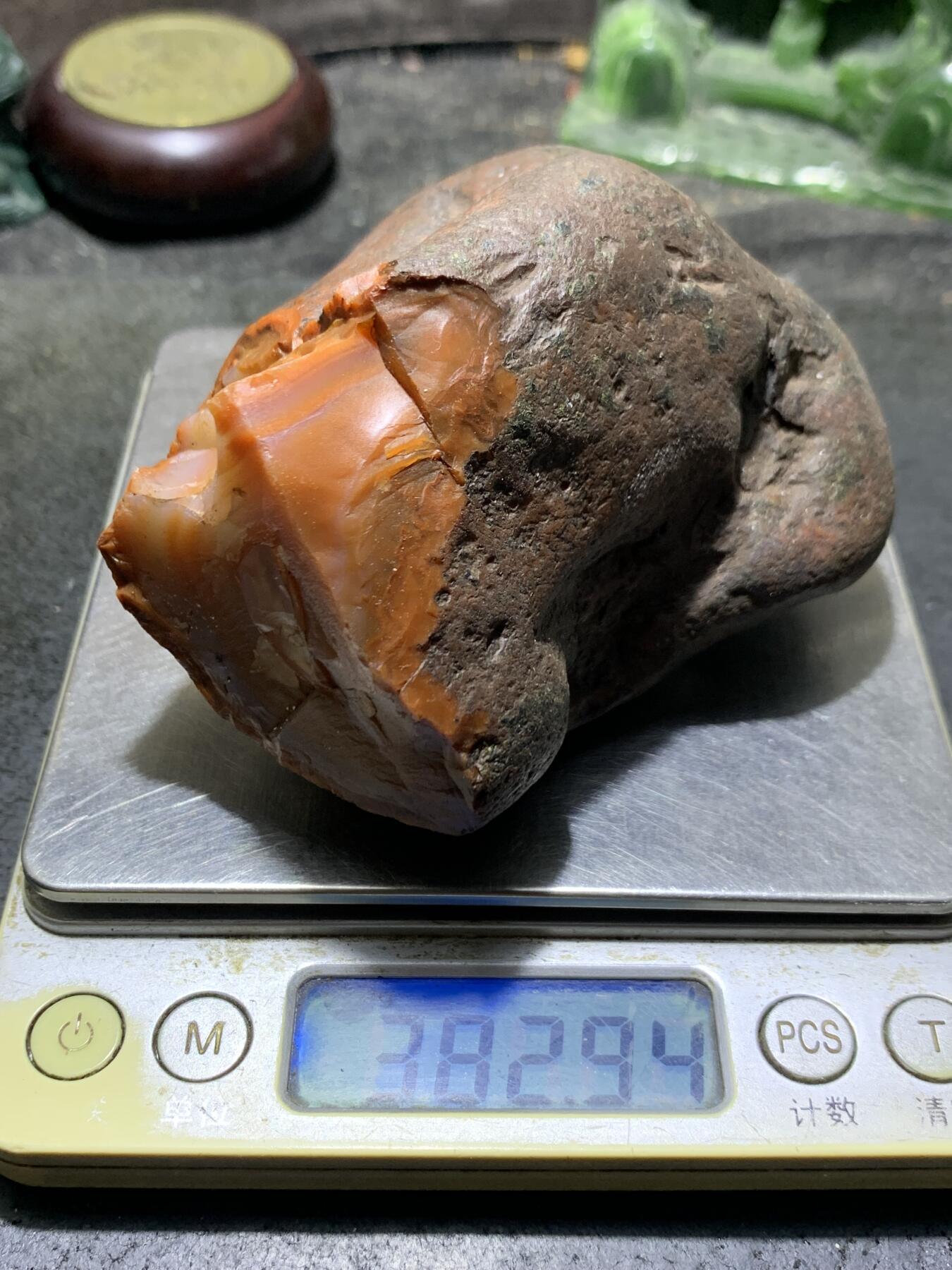 精美铁红皮开窗料柿子红荔枝冻南红玛瑙原石一颗，