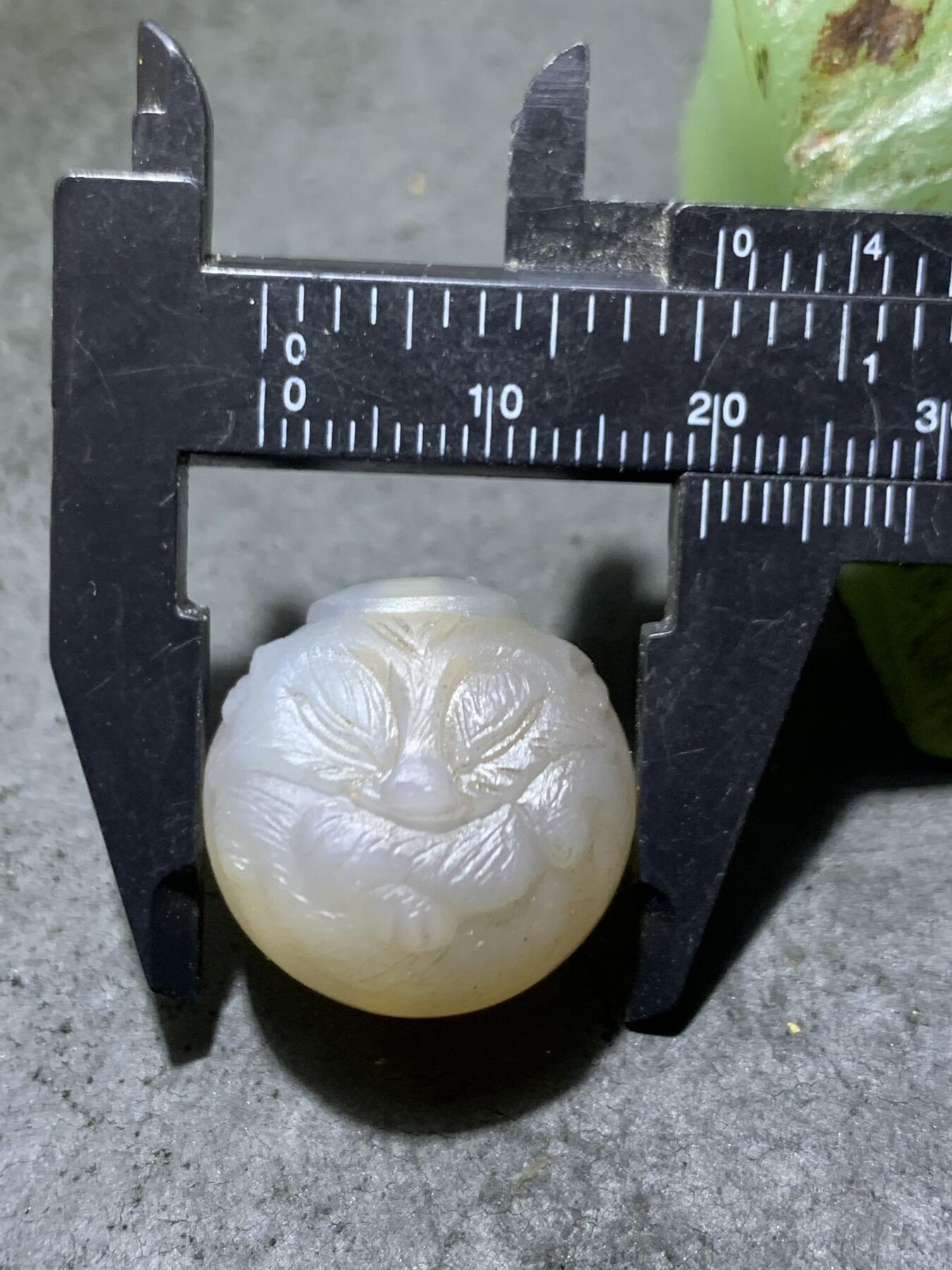 高玉化亚光海洋玉髓手工俏色巧雕灵狐2.0随形圆珠一个