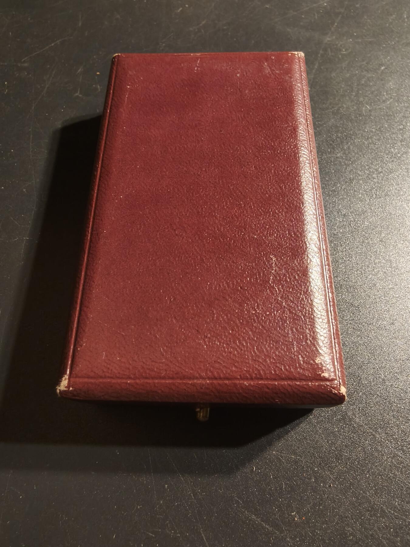 老王徽章第144期 法国战争部银级劳工奖章    950银   1964年实发    带盒子    