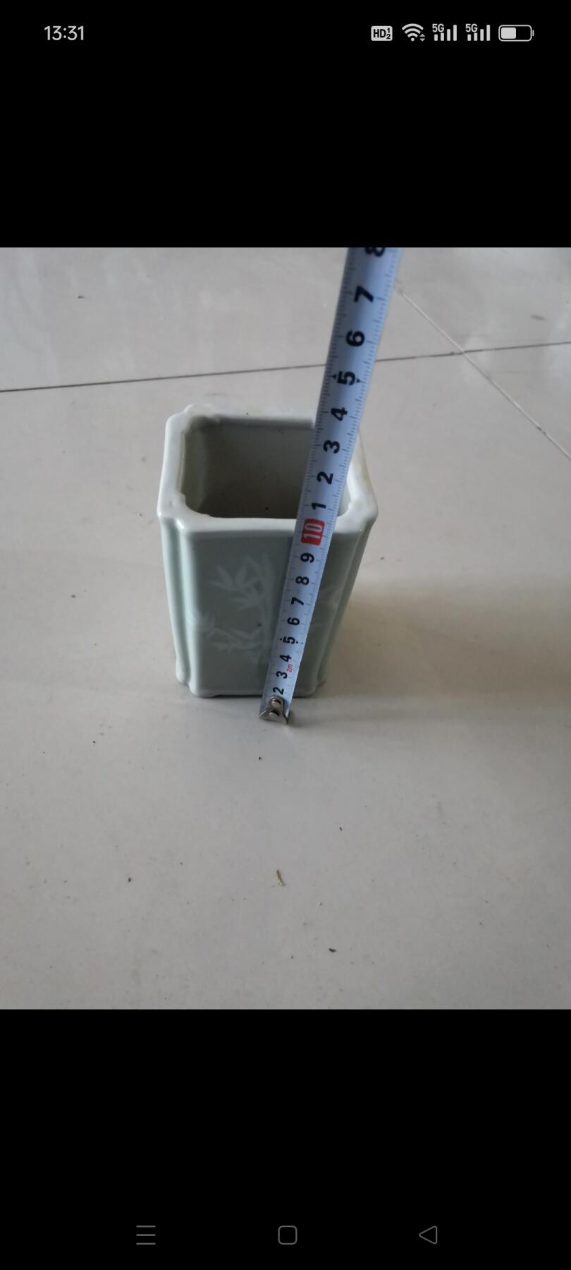 龙泉窑方型笔筒，造型精美，保存完好，品相一流